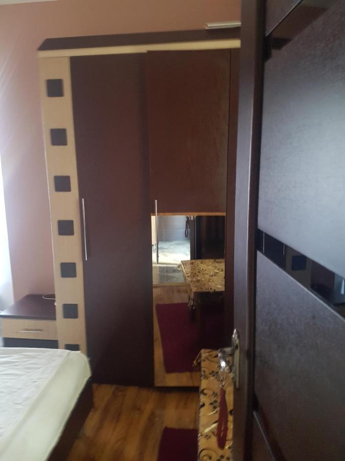 Guest House 2 Floor バトゥーミ エクステリア 写真