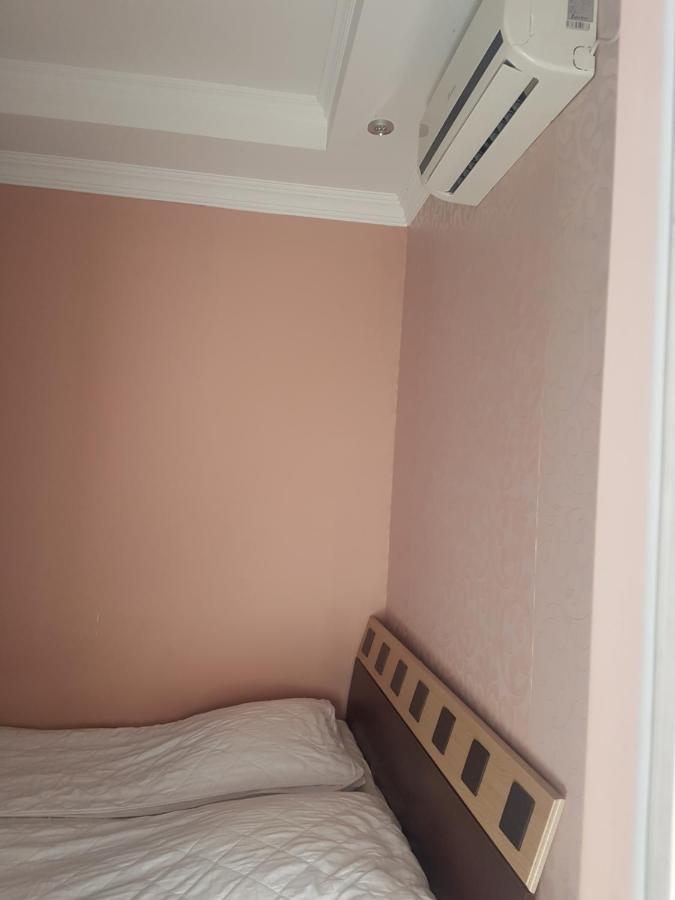 Guest House 2 Floor バトゥーミ エクステリア 写真