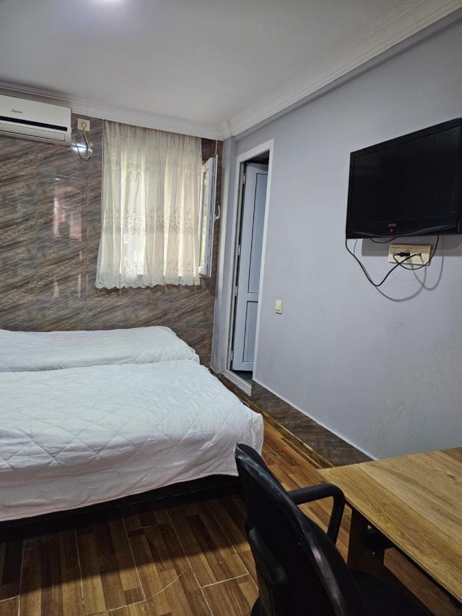 Guest House 2 Floor バトゥーミ エクステリア 写真