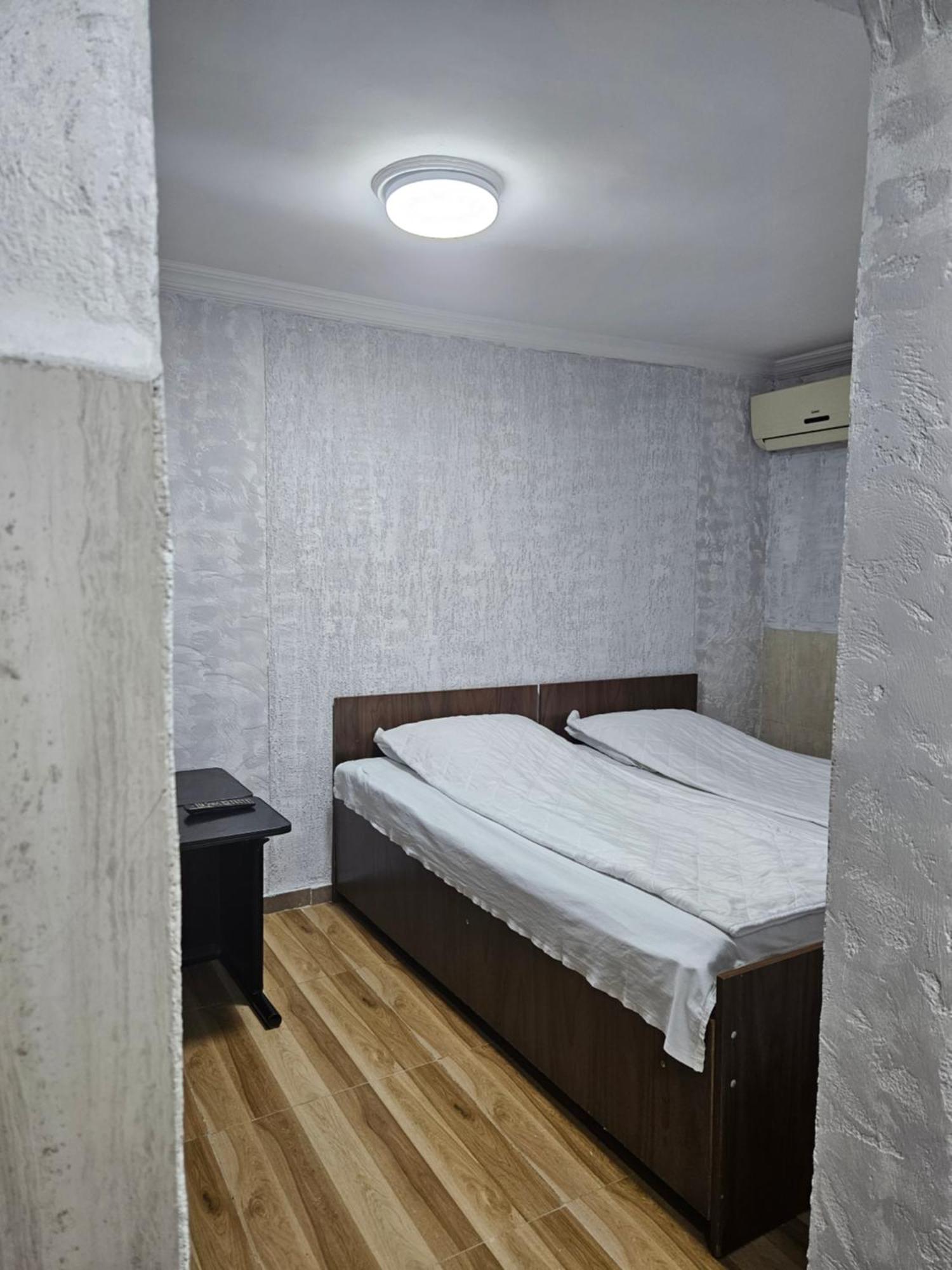 Guest House 2 Floor バトゥーミ エクステリア 写真