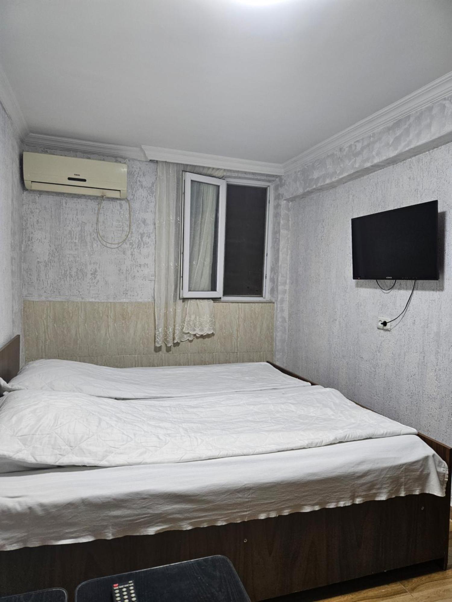 Guest House 2 Floor バトゥーミ エクステリア 写真