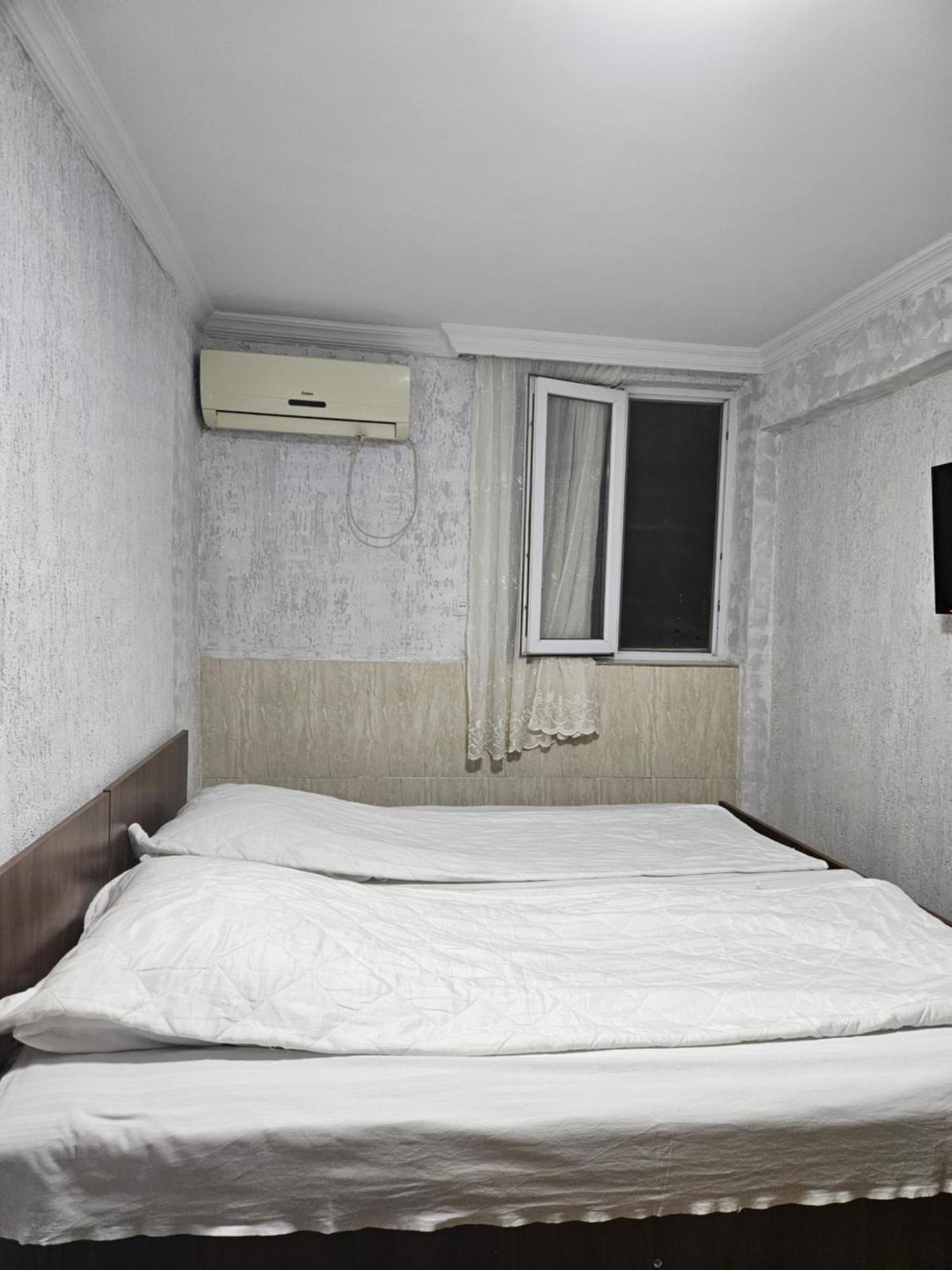 Guest House 2 Floor バトゥーミ エクステリア 写真