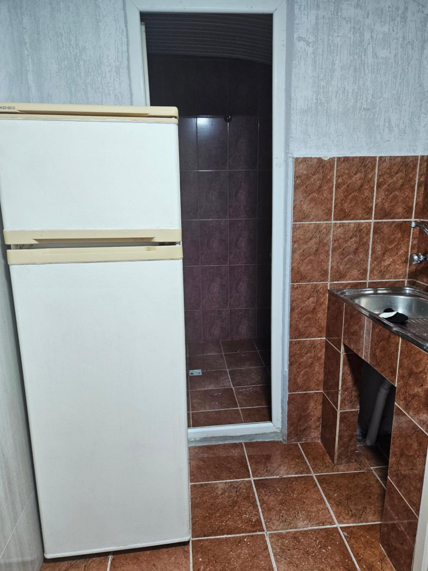 Guest House 2 Floor バトゥーミ エクステリア 写真