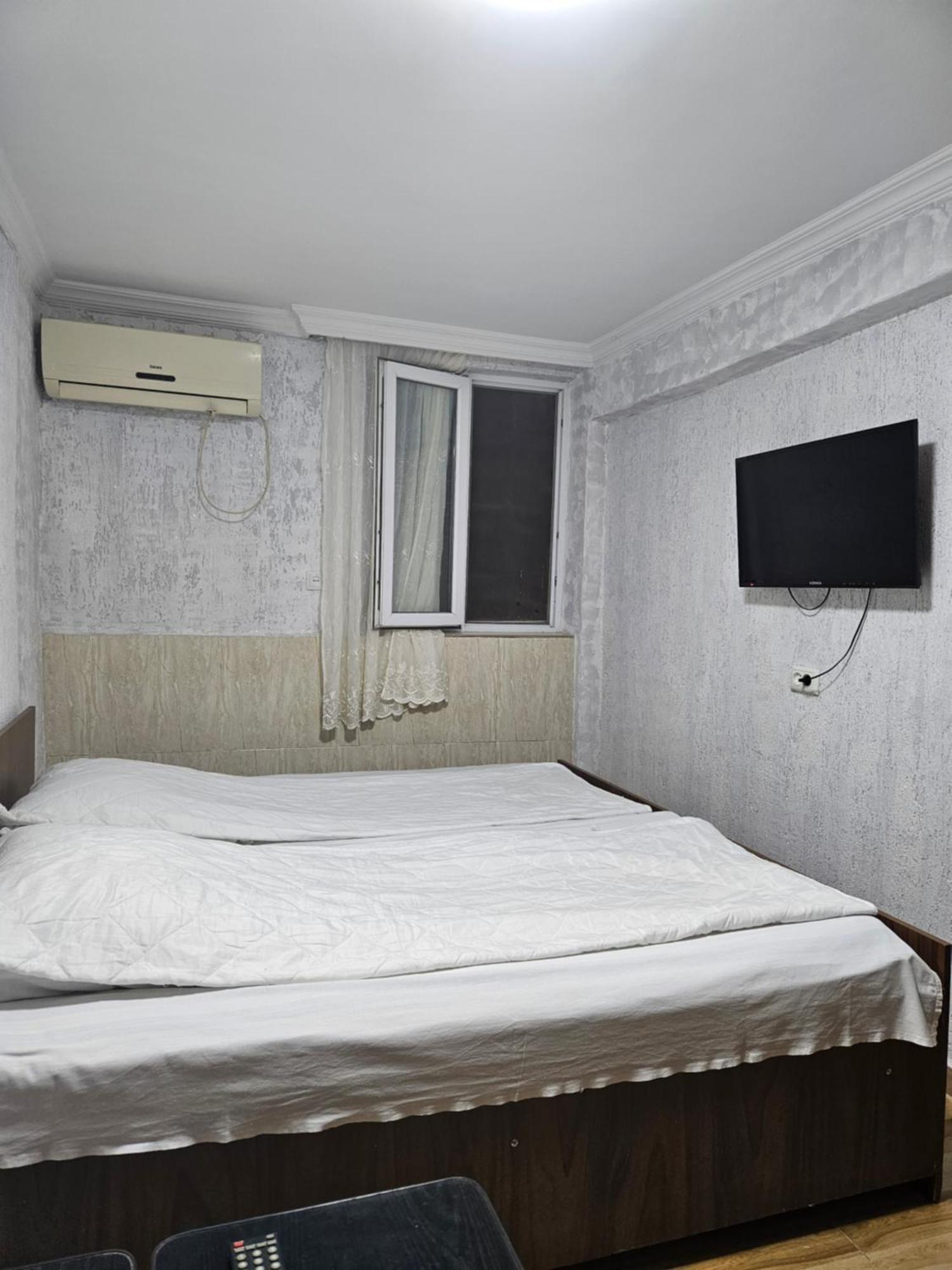 Guest House 2 Floor バトゥーミ エクステリア 写真
