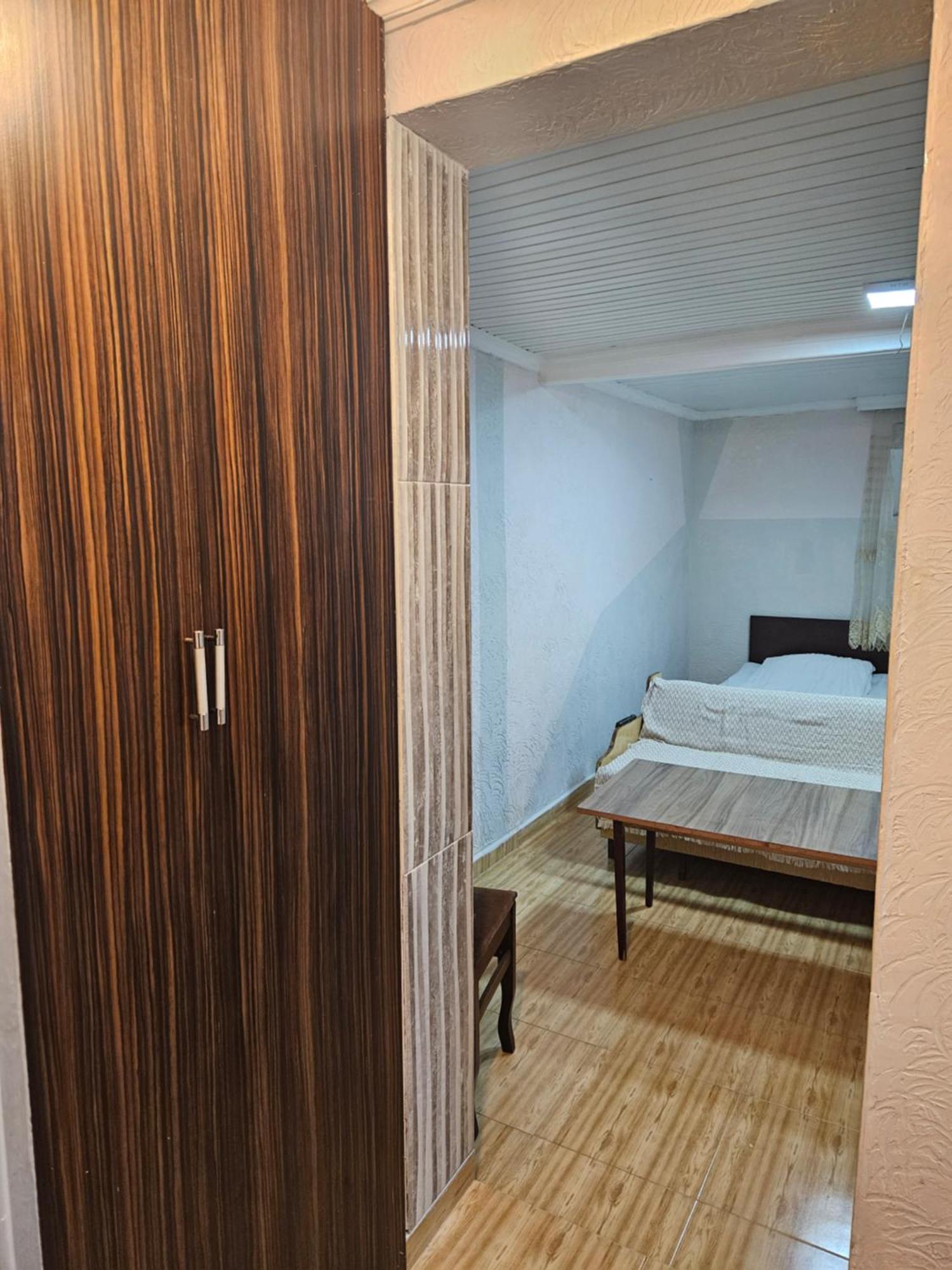 Guest House 2 Floor バトゥーミ エクステリア 写真